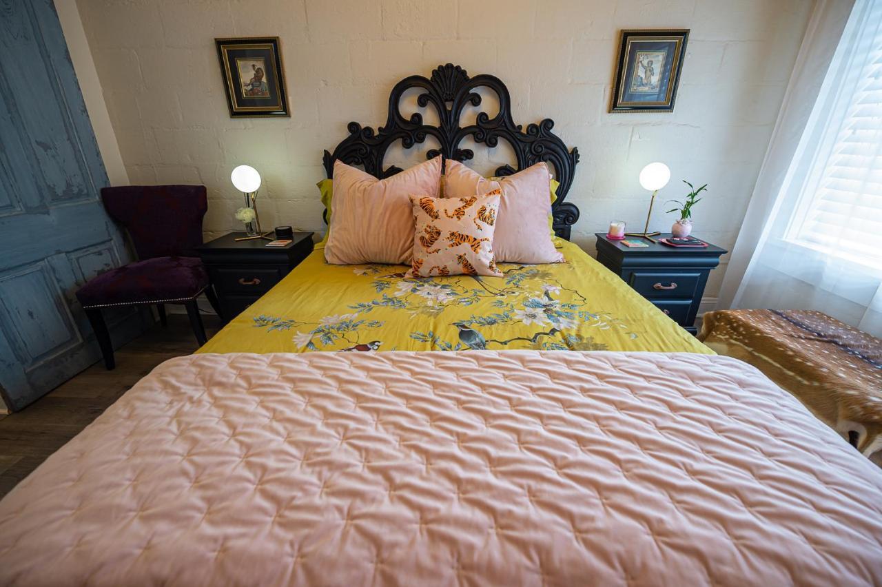 Chateau Royale, Pet Friendly, On Bayou, Downtown! New Iberia Exterior foto